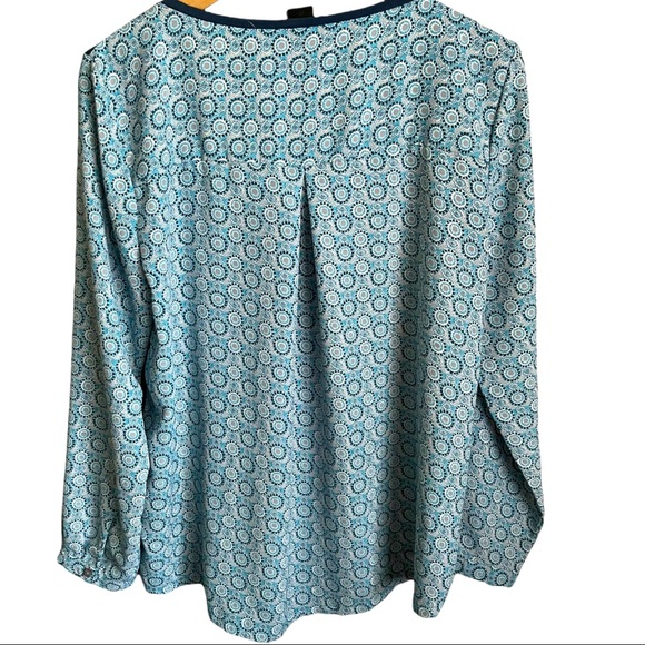 ANN TAYLOR Petite Mixed Media Long Sleeve Blue/Teal Tunic Top size LP - Picture 2 of 3